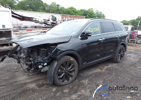 2020 Kia Sorento 3.3L S z USA, uszkodzony, nr VIN 5XYPGDA59LG681611